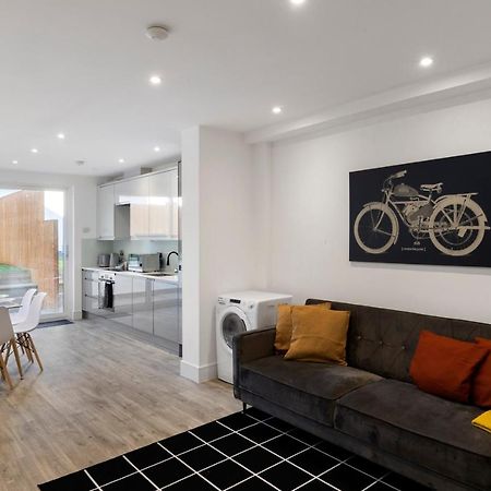 Апартаменты Star London Vivian Avenue 3-Bed Oasis With Garden The Hyde Экстерьер фото