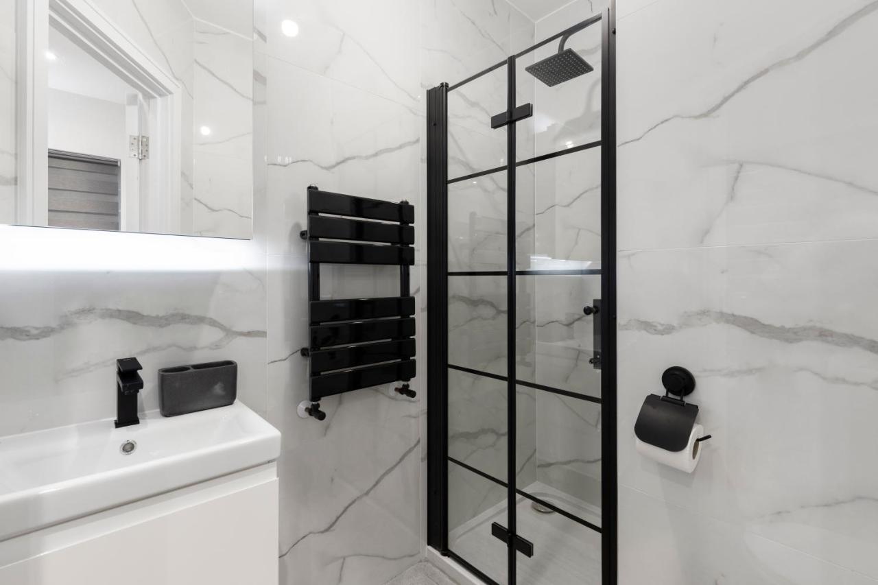 Апартаменты Star London Vivian Avenue 3-Bed Oasis With Garden The Hyde Экстерьер фото