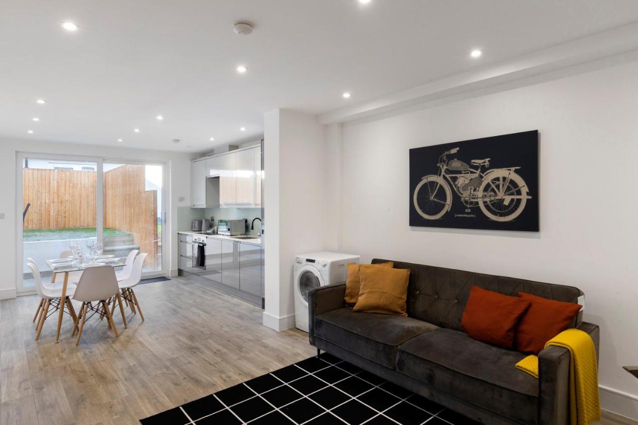 Апартаменты Star London Vivian Avenue 3-Bed Oasis With Garden The Hyde Экстерьер фото